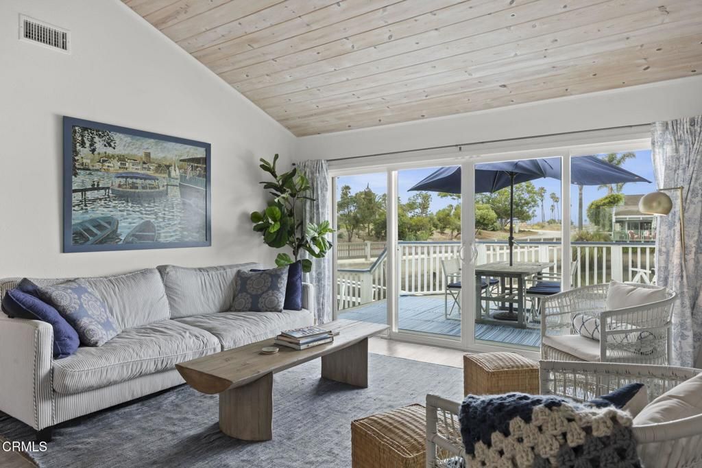 Image 15 of property listing at 4621 Falkirk Bay, Oxnard, CA 93035