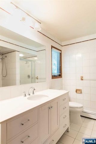 20 Michele Court, Cresskill, NJ 07626