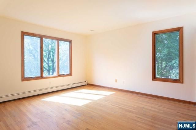20 Michele Court, Cresskill, NJ 07626