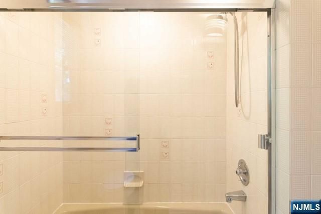 20 Michele Court, Cresskill, NJ 07626