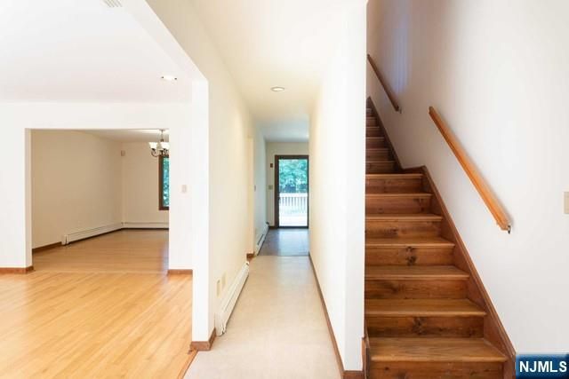 20 Michele Court, Cresskill, NJ 07626