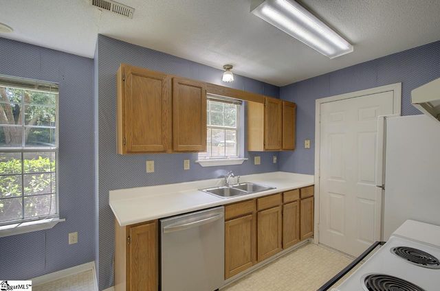 117 W Fall River Way, Simpsonville, SC 29680