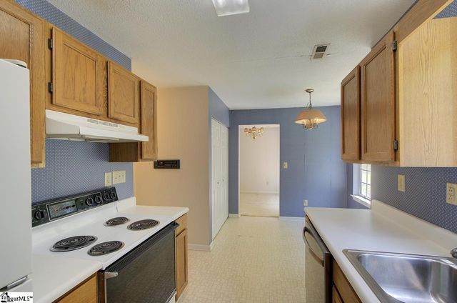 117 W Fall River Way, Simpsonville, SC 29680