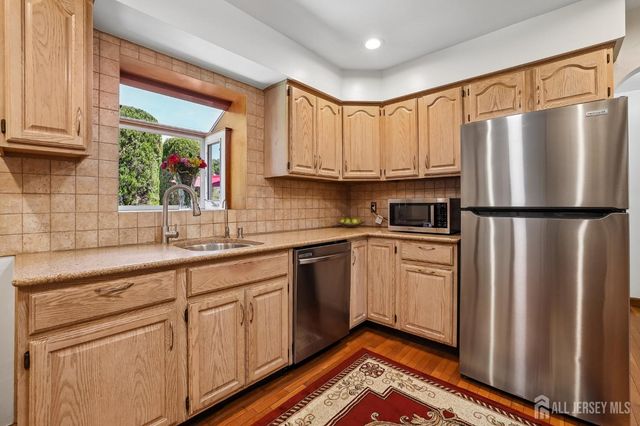 304 Green Street, Woodbridge Proper, NJ 07095