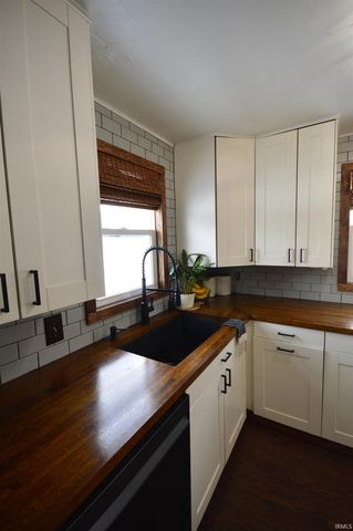 54335 Maple Lane Avenue, South Bend, IN 46635