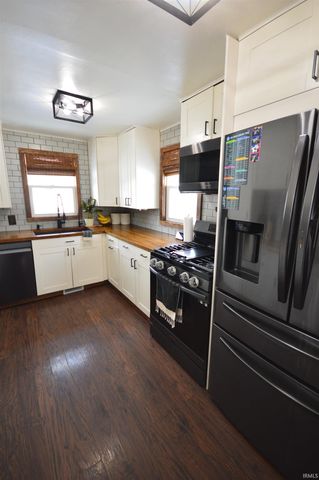 54335 Maple Lane Avenue, South Bend, IN 46635