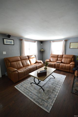 54335 Maple Lane Avenue, South Bend, IN 46635