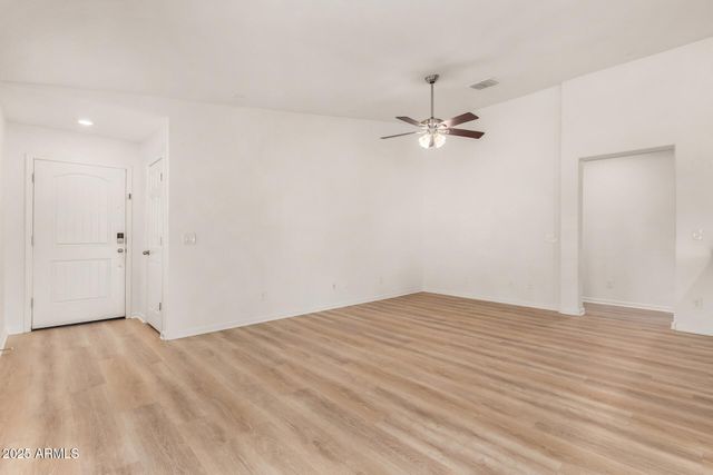 880 W HOT SPRINGS Trail, San Tan Valley, AZ 85140