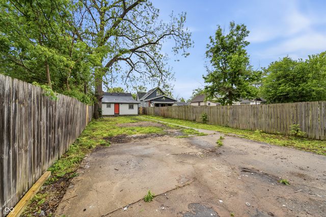 2718 Station Street, Indianapolis, IN 46218