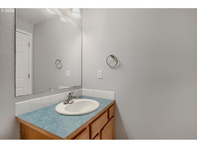 6508 Ne DOGWOOD St, Hillsboro, OR 97124