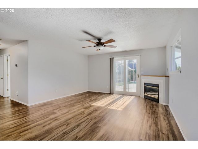 6508 Ne DOGWOOD St, Hillsboro, OR 97124