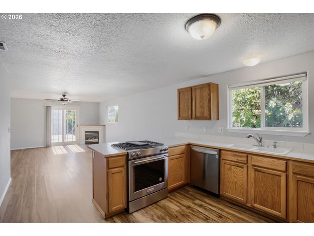 6508 Ne DOGWOOD St, Hillsboro, OR 97124