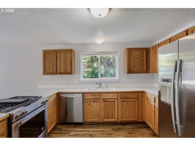 6508 Ne DOGWOOD St, Hillsboro, OR 97124