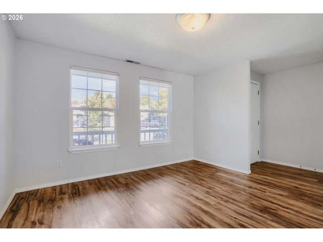 6508 Ne DOGWOOD St, Hillsboro, OR 97124