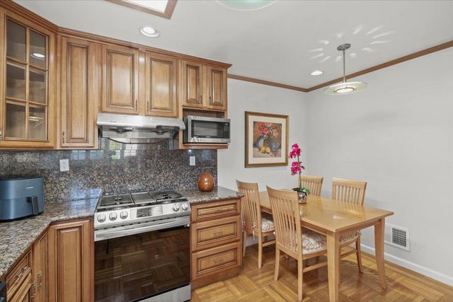 33 Escondido Avenue, San Francisco, CA 94132