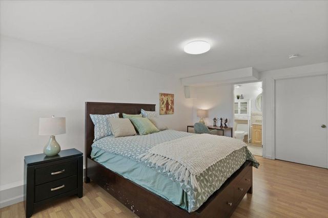 33 Escondido Avenue, San Francisco, CA 94132
