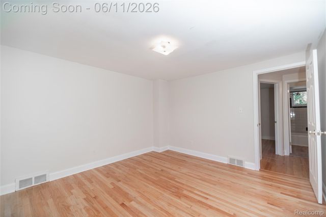 502 W Houstonia Avenue, Royal Oak, MI 48073