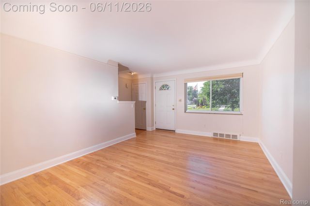 502 W Houstonia Avenue, Royal Oak, MI 48073
