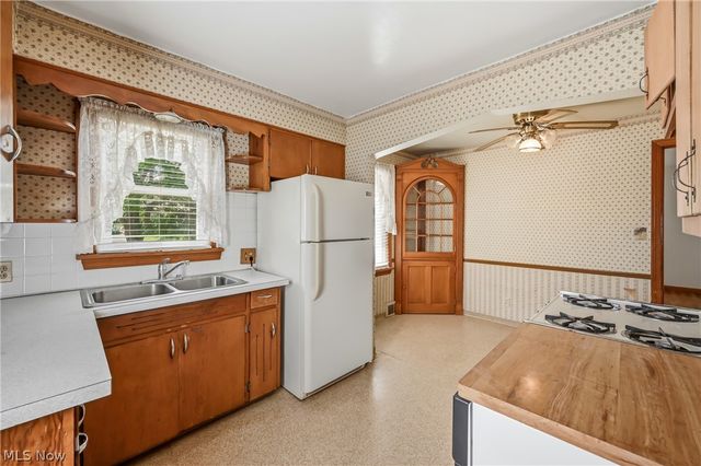 47 Renee Drive, Struthers, OH 44471