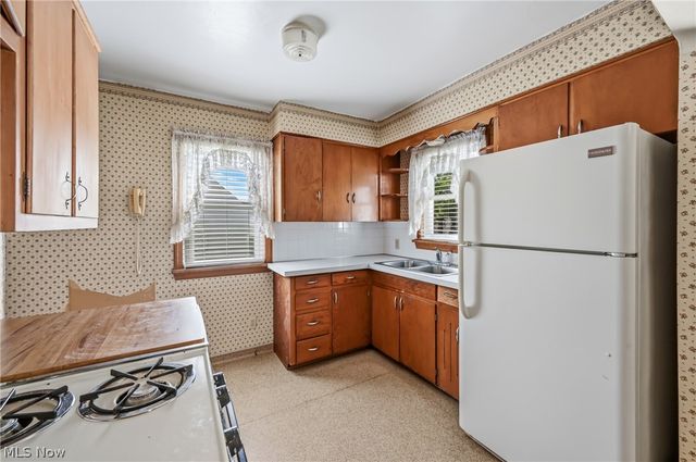 47 Renee Drive, Struthers, OH 44471