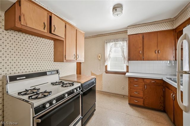 47 Renee Drive, Struthers, OH 44471