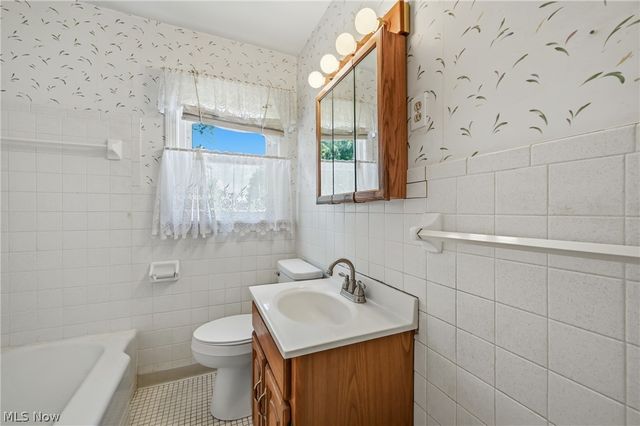 47 Renee Drive, Struthers, OH 44471