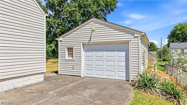 47 Renee Drive, Struthers, OH 44471