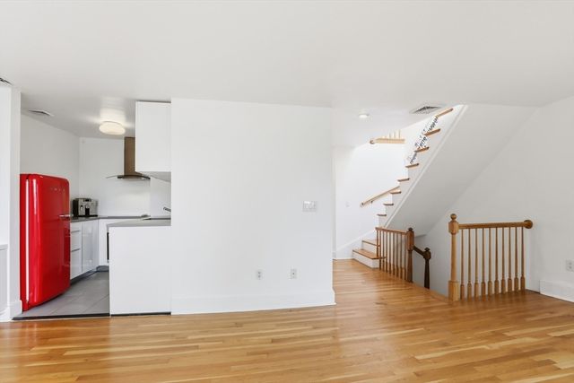 514 Massachusetts Ave. 5, Boston, MA 02118