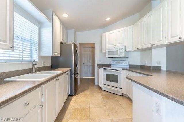 7872 Umberto CT, Naples, FL 34114