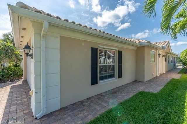 7872 Umberto CT, Naples, FL 34114