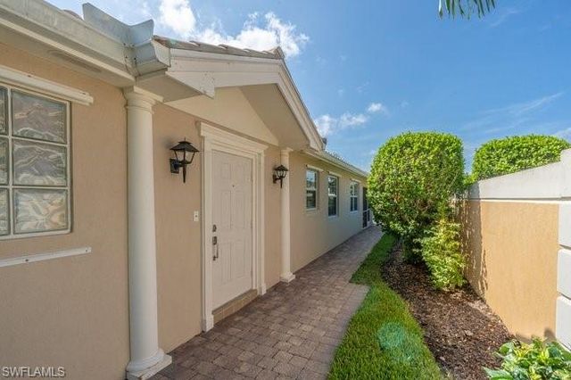 7872 Umberto CT, Naples, FL 34114