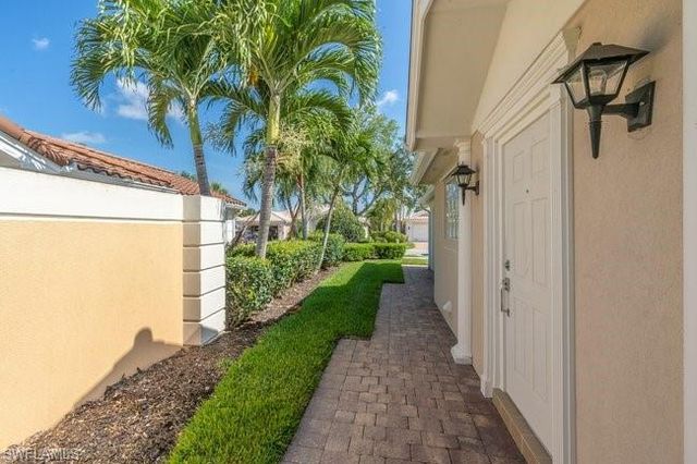 7872 Umberto CT, Naples, FL 34114