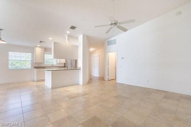 7872 Umberto CT, Naples, FL 34114