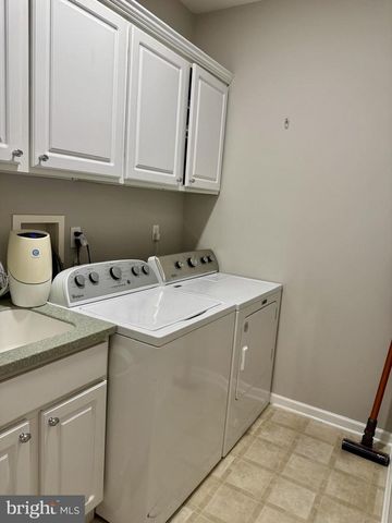 240 TORREY PINE CT, West Chester, PA 19380