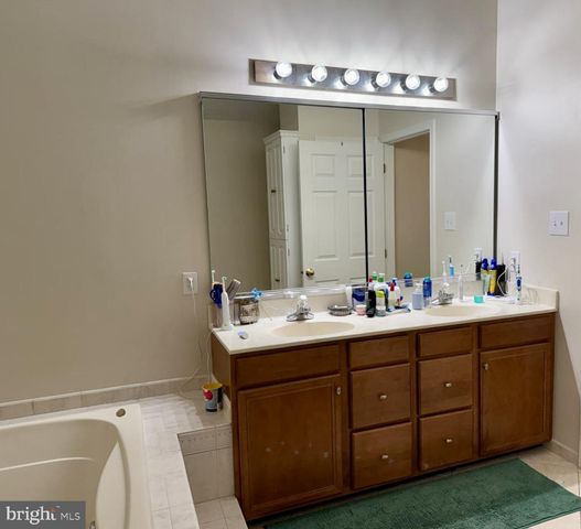 240 TORREY PINE CT, West Chester, PA 19380