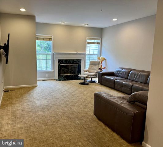 240 TORREY PINE CT, West Chester, PA 19380