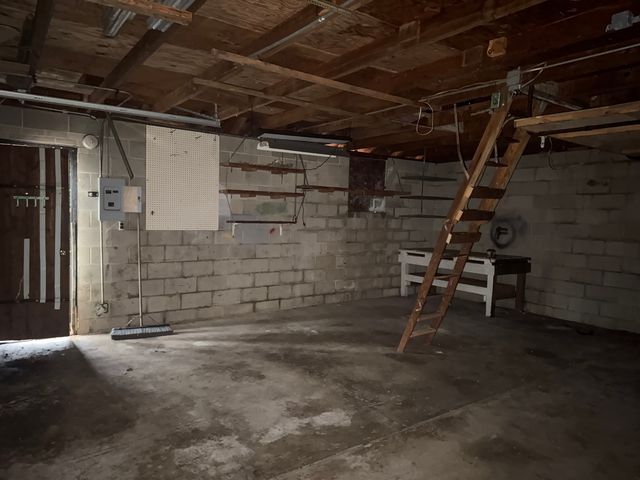 1341 Hinckley Street, Montgomery, IL 60538