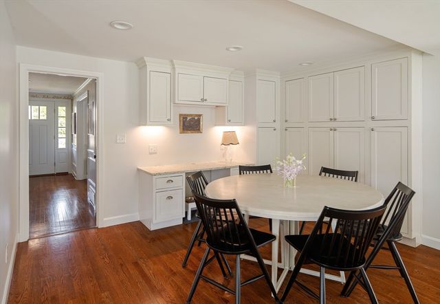 117 Forest St, Wellesley, MA 02481