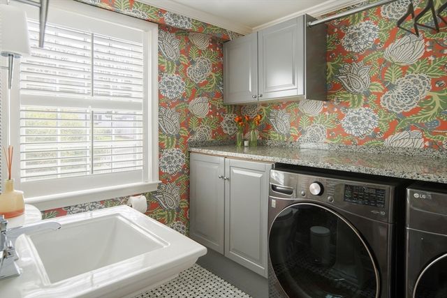 117 Forest St, Wellesley, MA 02481