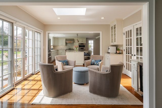 117 Forest St, Wellesley, MA 02481