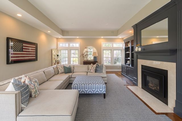 117 Forest St, Wellesley, MA 02481