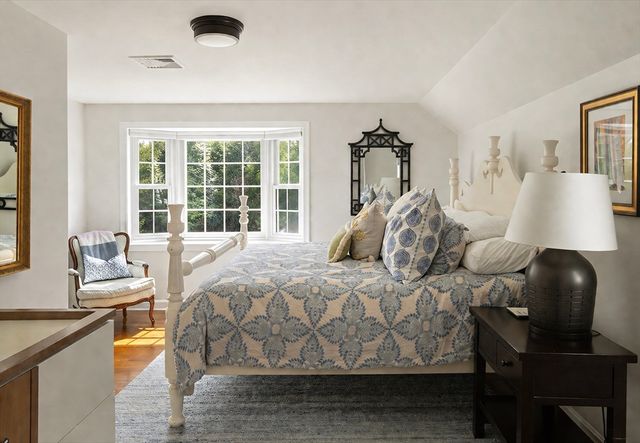 117 Forest St, Wellesley, MA 02481