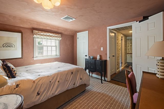 117 Forest St, Wellesley, MA 02481