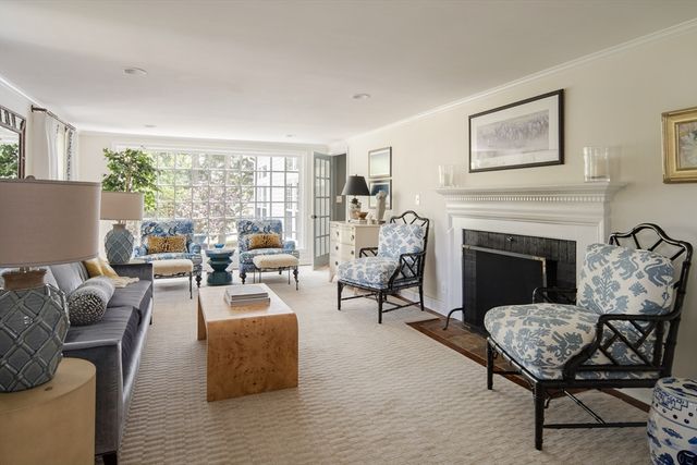 117 Forest St, Wellesley, MA 02481