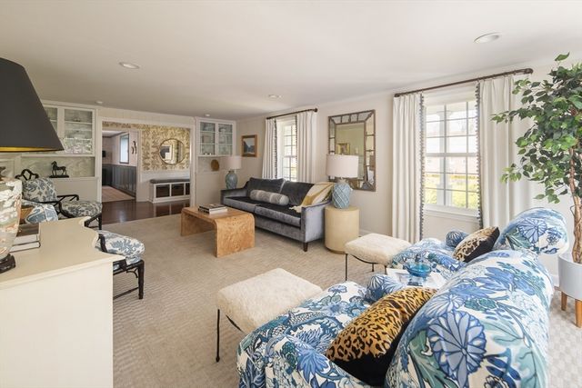 117 Forest St, Wellesley, MA 02481