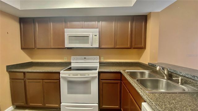2528 CITRUS CLUB LANE 206, Orlando, FL 32839