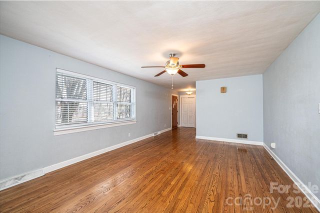 1425 5th Street NE, Hickory, NC 28601