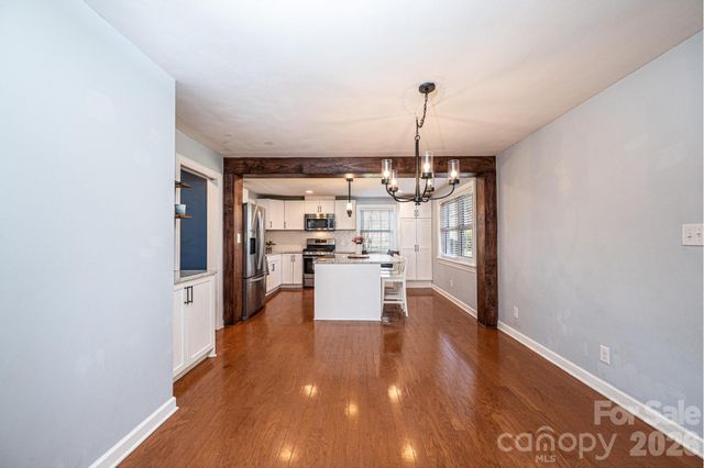 1425 5th Street NE, Hickory, NC 28601