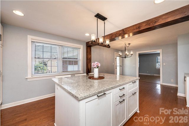 1425 5th Street NE, Hickory, NC 28601