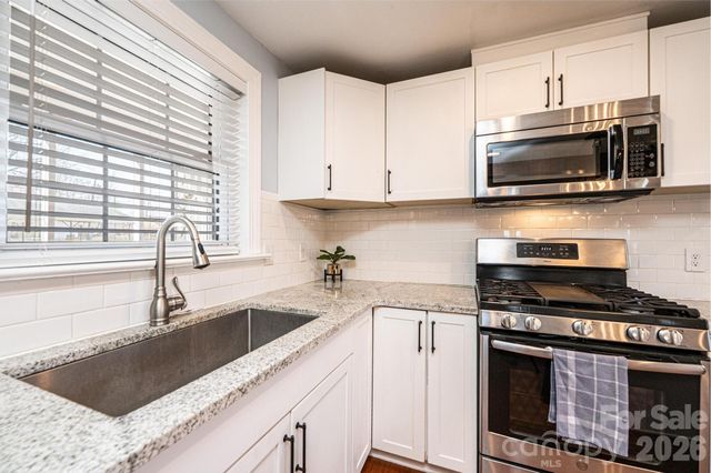 1425 5th Street NE, Hickory, NC 28601